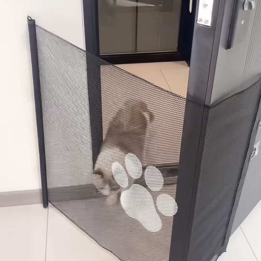 Retractable Pet Dog Gate Safety Guard Folding Baby Toddler Stair Gates Isolation